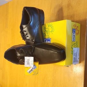 Youth Size 4 Black Lace Dress Shoe. Brand new. Box and tags still on.